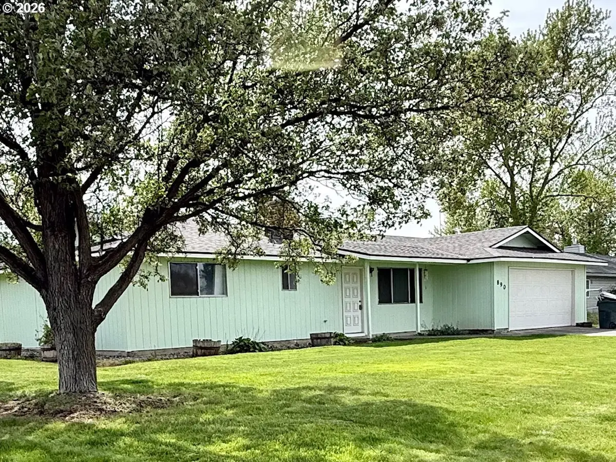890 E Kennedy Ave, Hermiston, OR 97838 - #1