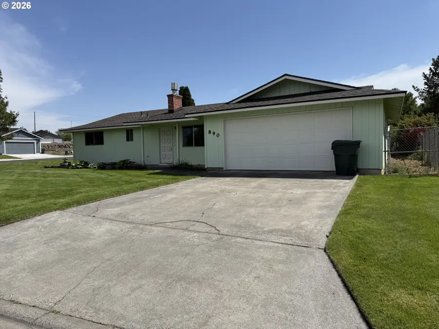 890 E Kennedy Ave, Hermiston, OR 97838 - #2