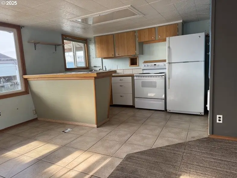 2901 NE Marine Dr. #A19, Portland, OR 97211 - Image #3