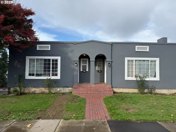 911 Jq Adams St, OregonCity, OR 97045