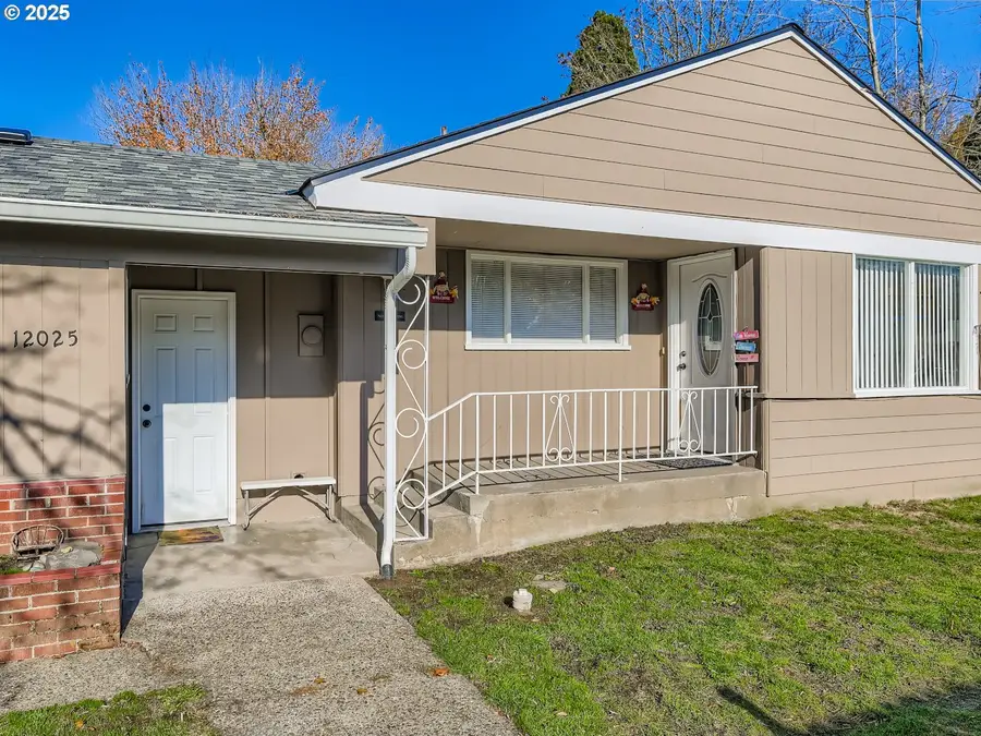 12025 SW 9th St, Beaverton, OR 97005 - #3