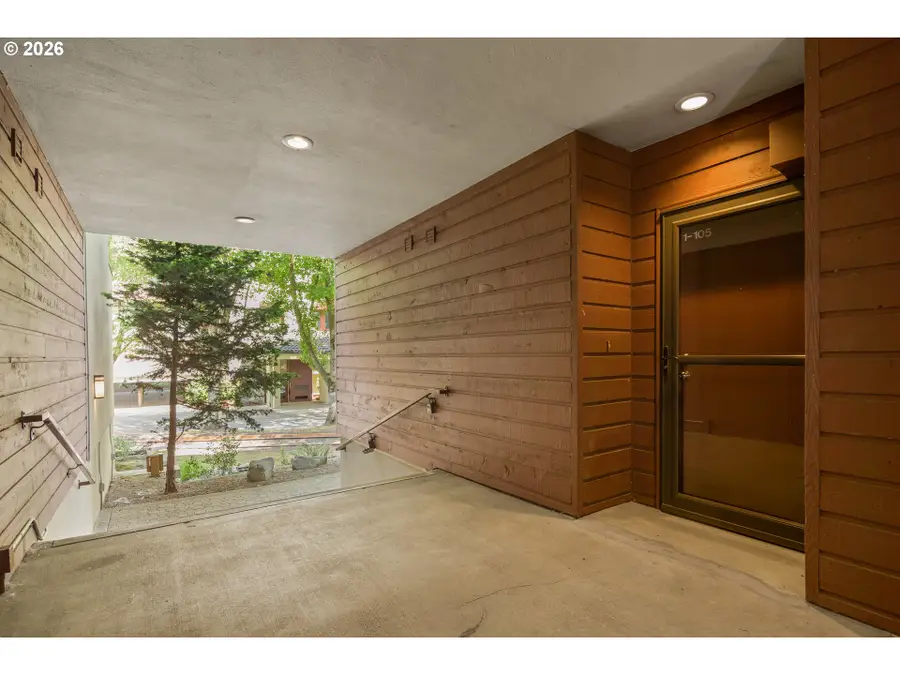 5250 S Landing Dr #105B1, Portland, OR 97239 - #3