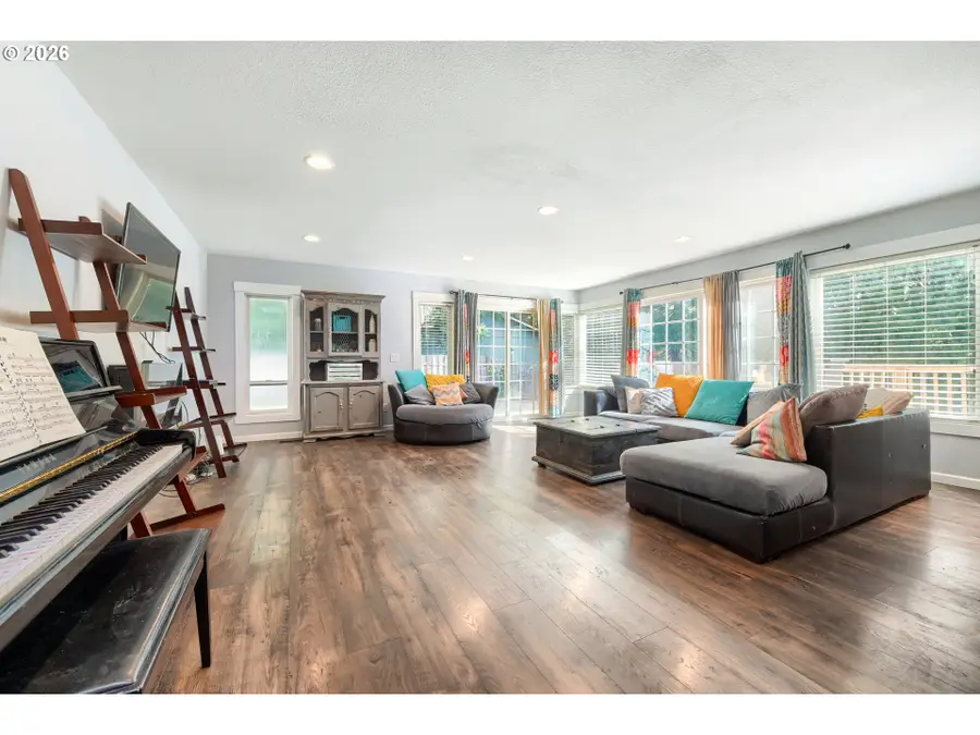 3817 SE Spruce St, Hillsboro, OR 97123 - #2