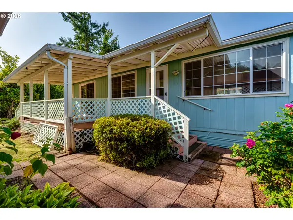 658 S 57th St #55, Springfield, OR 97478