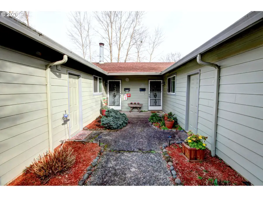 1715 SE 5th St, Gresham, OR 97080 - #2