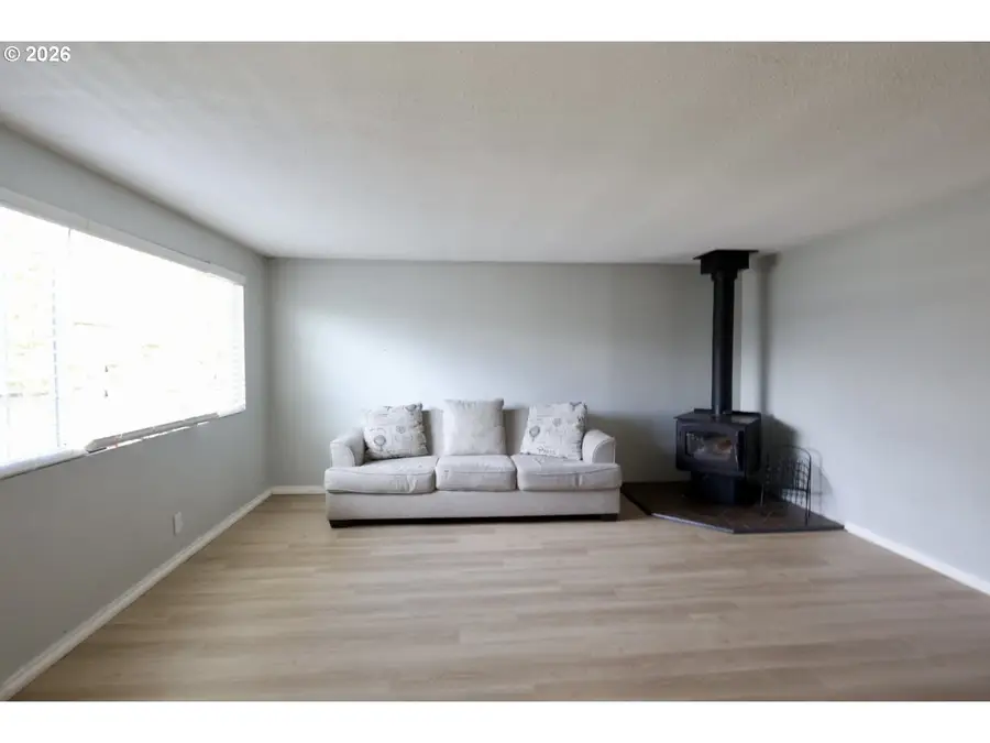 567 53rd Pl, Springfield, OR 97478 - #2