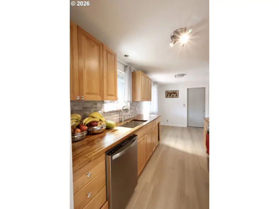 567 53rd Pl, Springfield, OR 97478 - #3