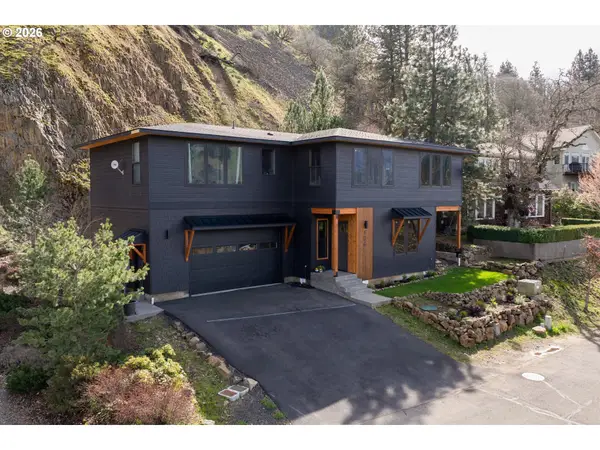 106 Cherry Hill Dr, Mosier, OR 97040