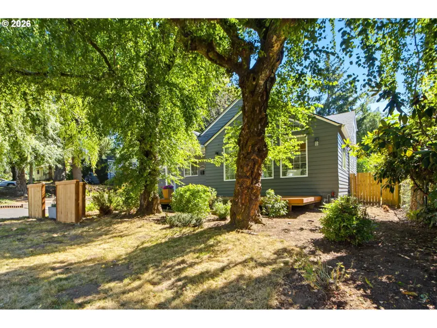 7636 SW Capitol Hill Rd, Portland, OR 97219 - #3