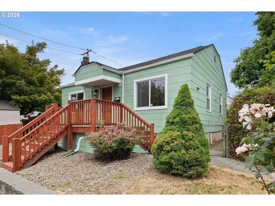2132 SE Reedway St, Portland, OR 97202 - #2