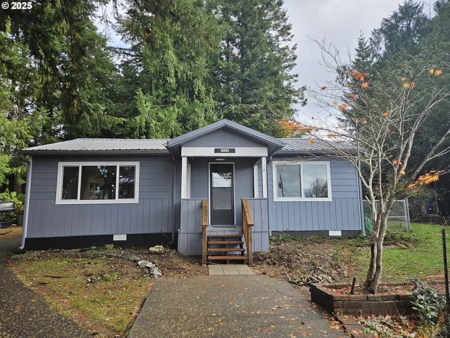 1162 E 1st Pl, Coquille, OR 97423 - Image #2