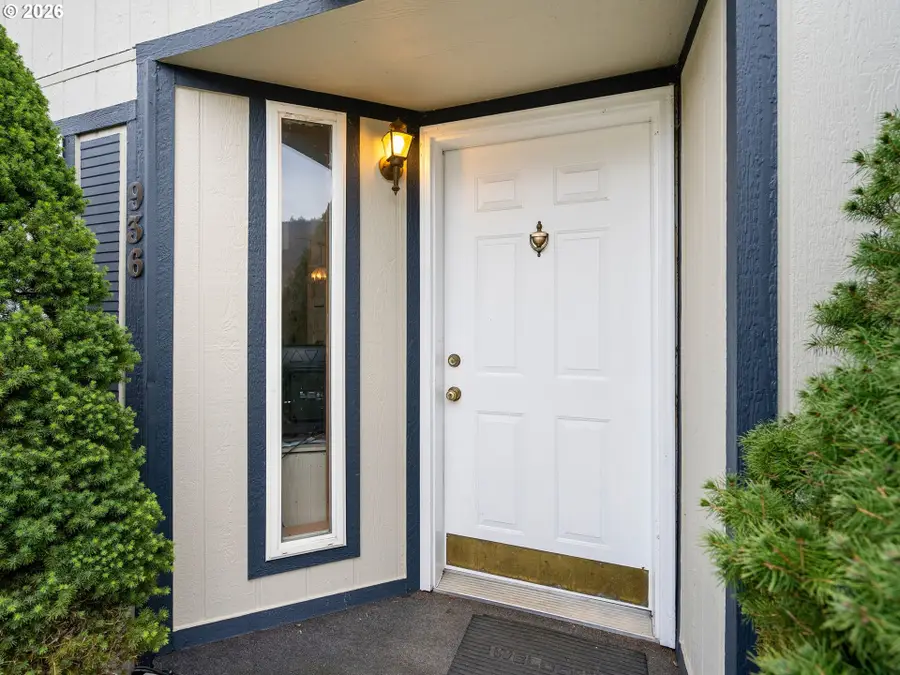 936 Honey Do St, The Dalles, OR 97058 - Image #3