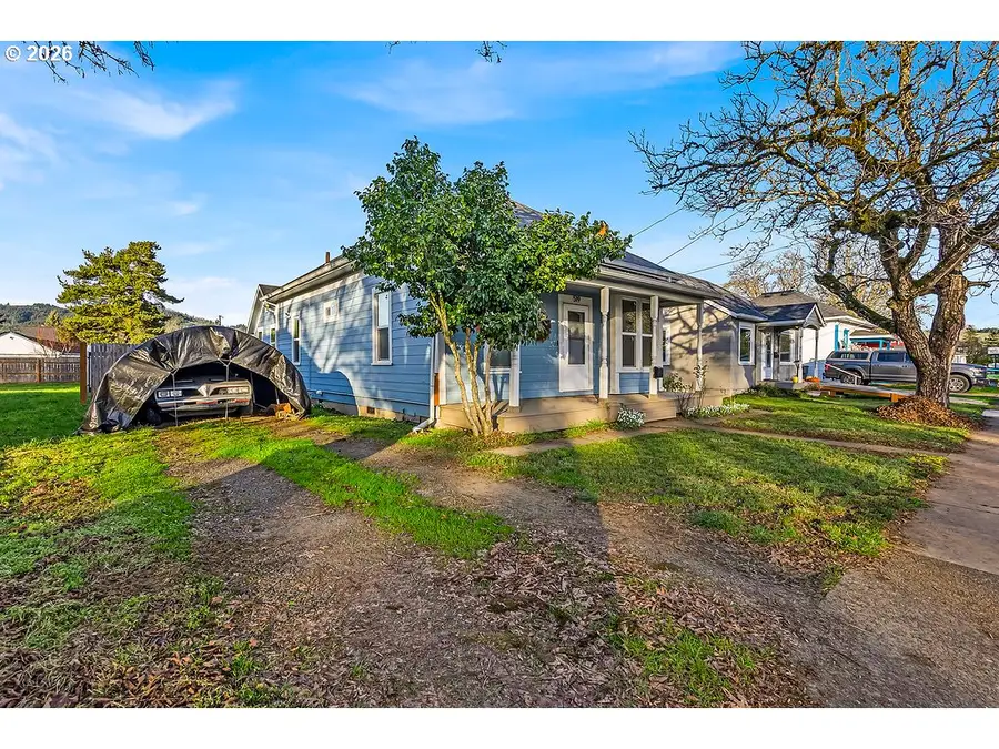 519 W Main St, Sheridan, OR 97378 - #3