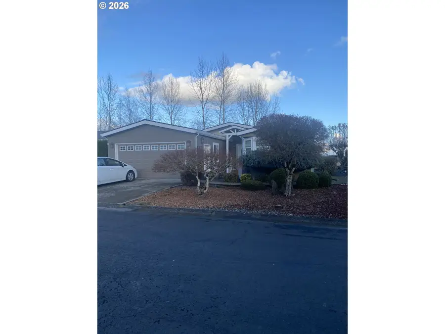 51422 SE Hoodview Dr, Scappoose, OR 97056 - Image #2