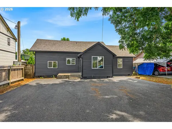 656 Hall St, Woodburn, OR 97071