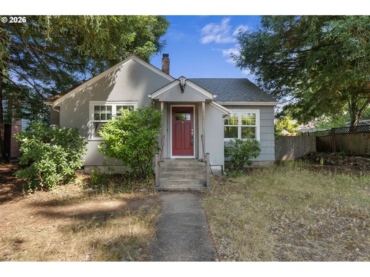 933 W 13th Ave, Eugene, OR 97402 - #1