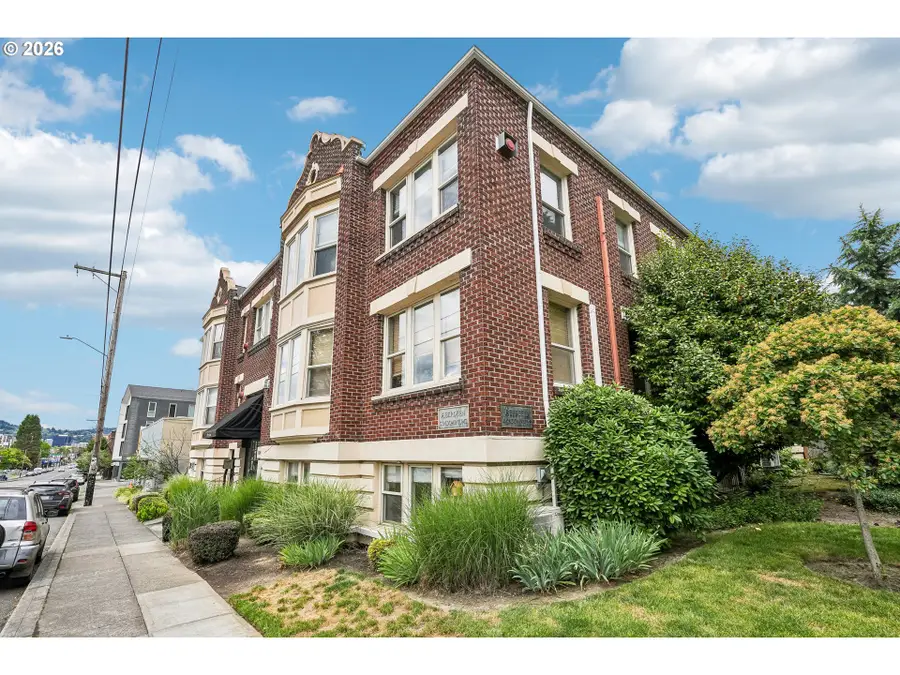 1529 SE Hawthorne Blvd #1, Portland, OR 97214 - #2