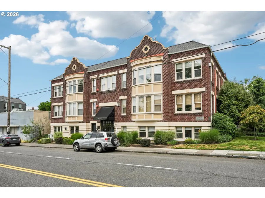 1529 SE Hawthorne Blvd #1, Portland, OR 97214 - #3