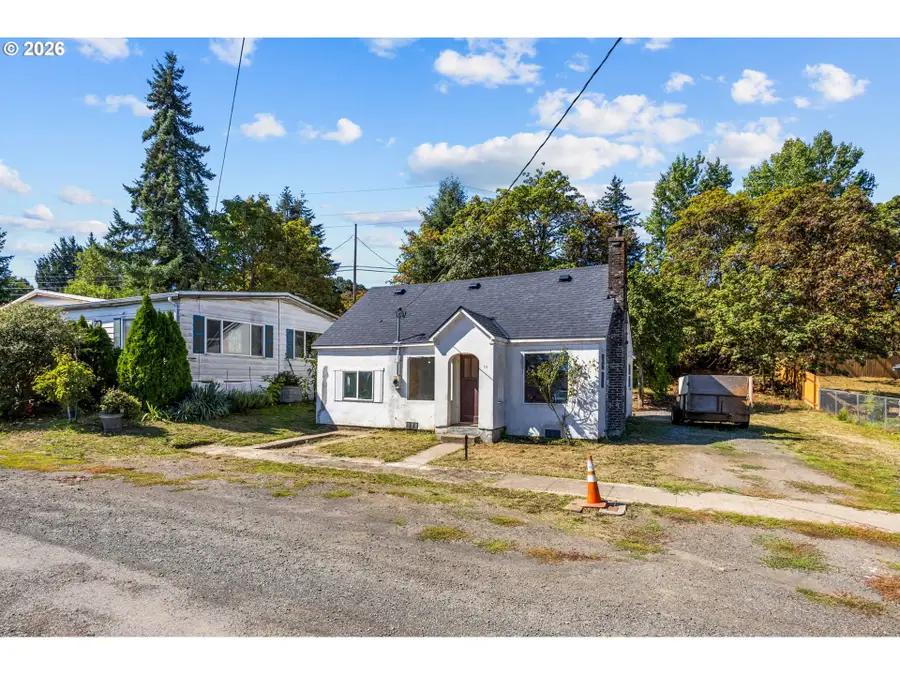 718 SE Washington St, Willamina, OR 97396 - #3