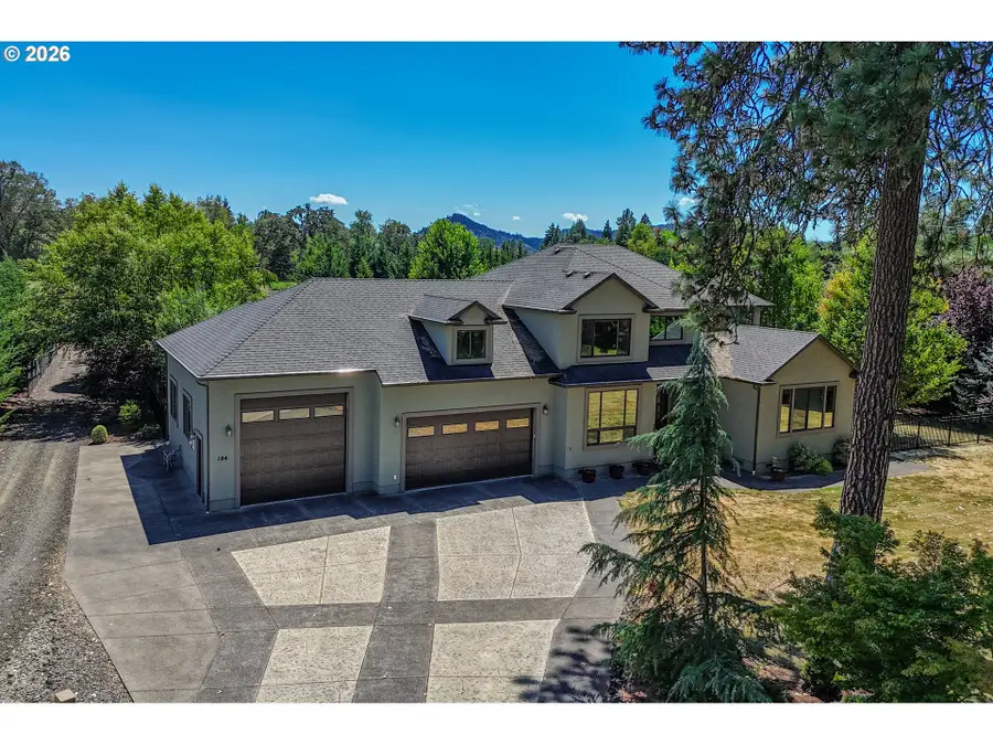 104 River Club Dr, Roseburg, OR 97471 - #3