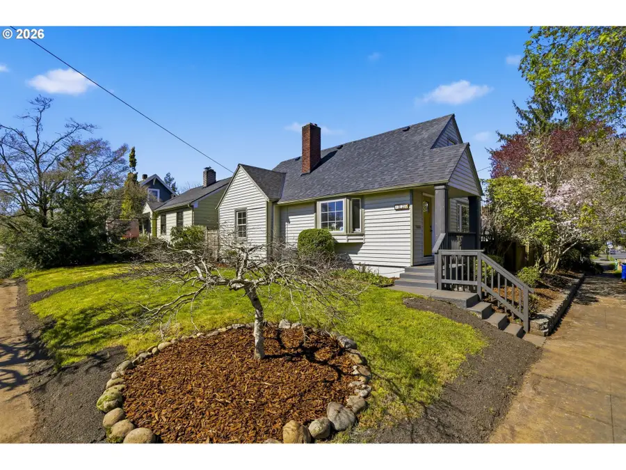 1775 NE Holman St, Portland, OR 97211 - #2