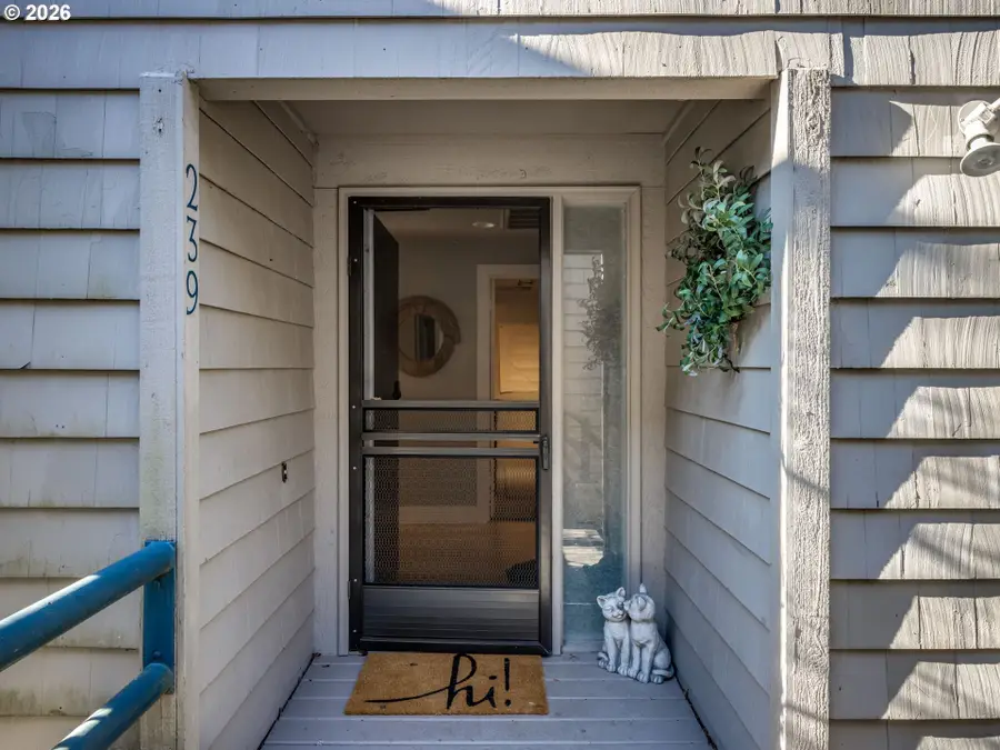 239 Cervantes Cir, Lake Oswego, OR 97035 - Image #3