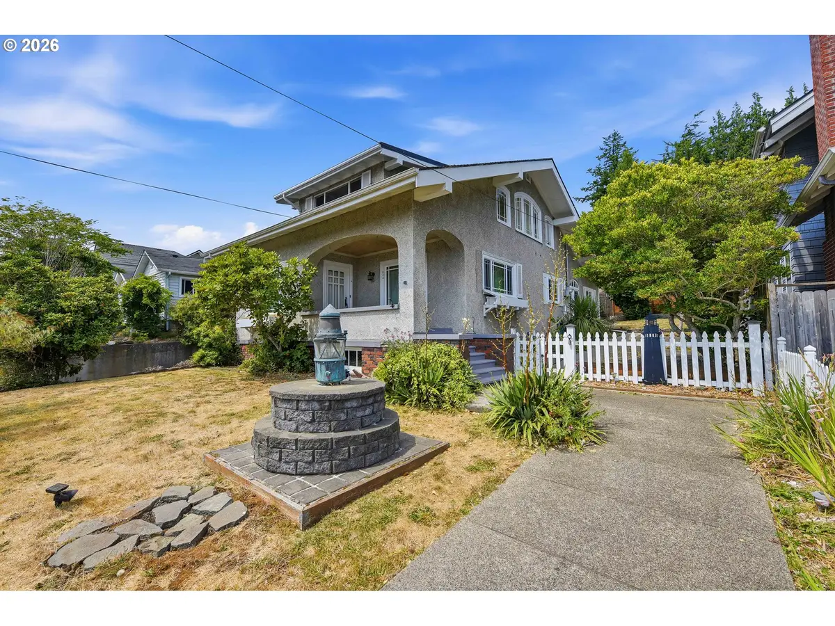 842 Oregon Ave, North Bend, OR 97459 - #1