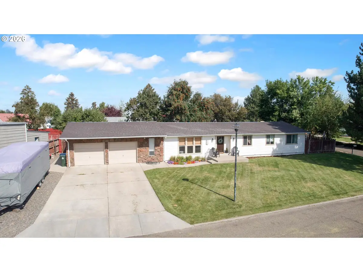 111 Hillcrest Dr, Baker City, OR 97814 - #1
