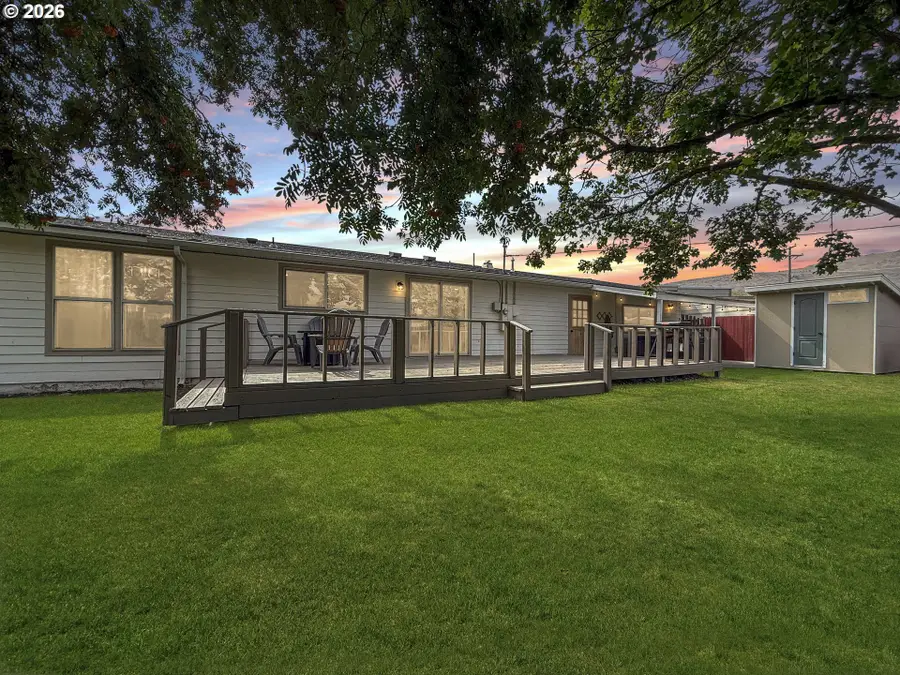 111 Hillcrest Dr, Baker City, OR 97814 - #3