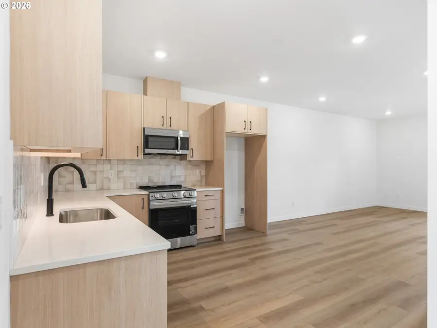3855 N Willis Blvd #6, Portland, OR 97217 - #3