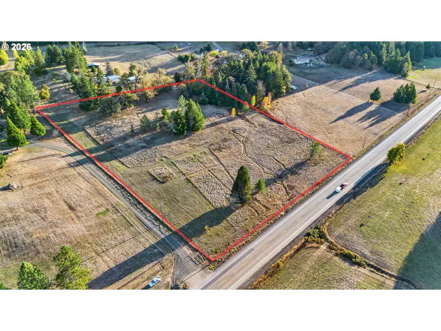 562 Crater Rd, Tenmile, OR 97416 - #2