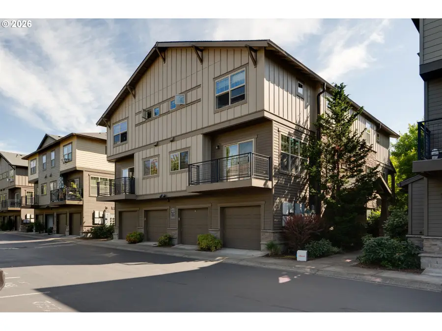 646 NE Roydon Ln, Hillsboro, OR 97006 - #2