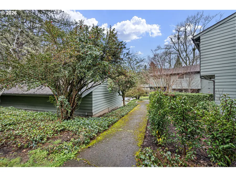 4429 Fox Hollow Rd #3, Eugene, OR 97405 - #2