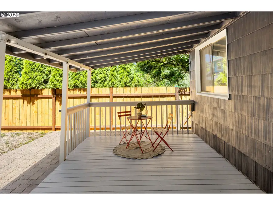 9106 SW Capitol Hwy, Portland, OR 97219 - #3