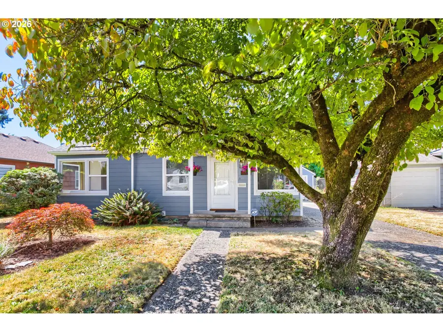 9320 SE Yamhill St, Portland, OR 97216 - #2