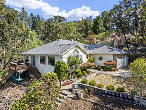 1385 SE Laurel Ct, Roseburg, OR 97470