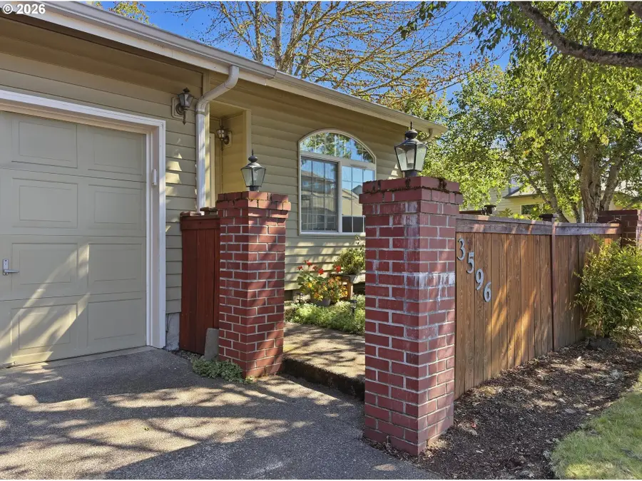 3596 Westleigh St, Eugene, OR 97405 - #3