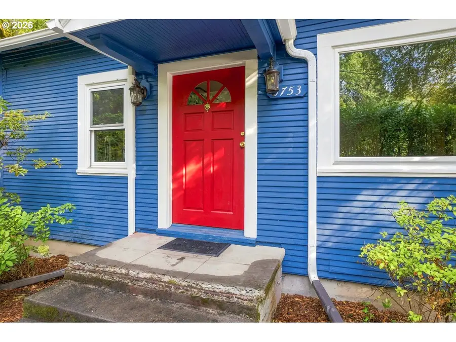 5753 SW Vermont St, Portland, OR 97219 - #3
