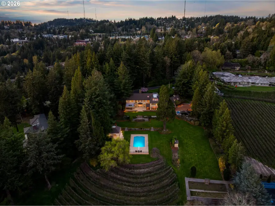 2732 SW Scholls Ferry Rd, Portland, OR 97221 - #2