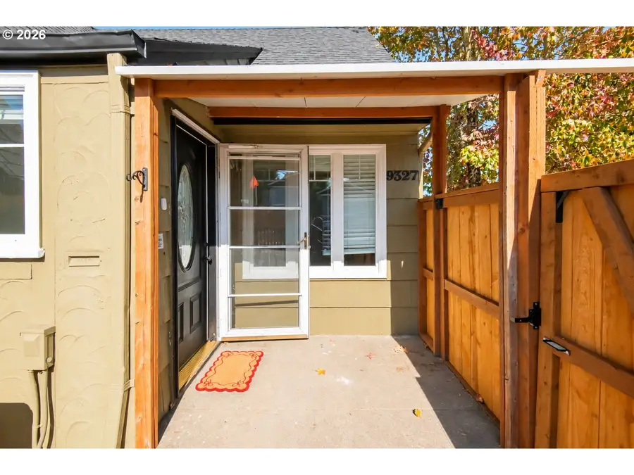 9327 NE Glisan St, Portland, OR 97220 - #2