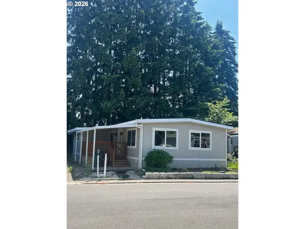 570 N 10th Ave #25, Cornelius, OR 97113