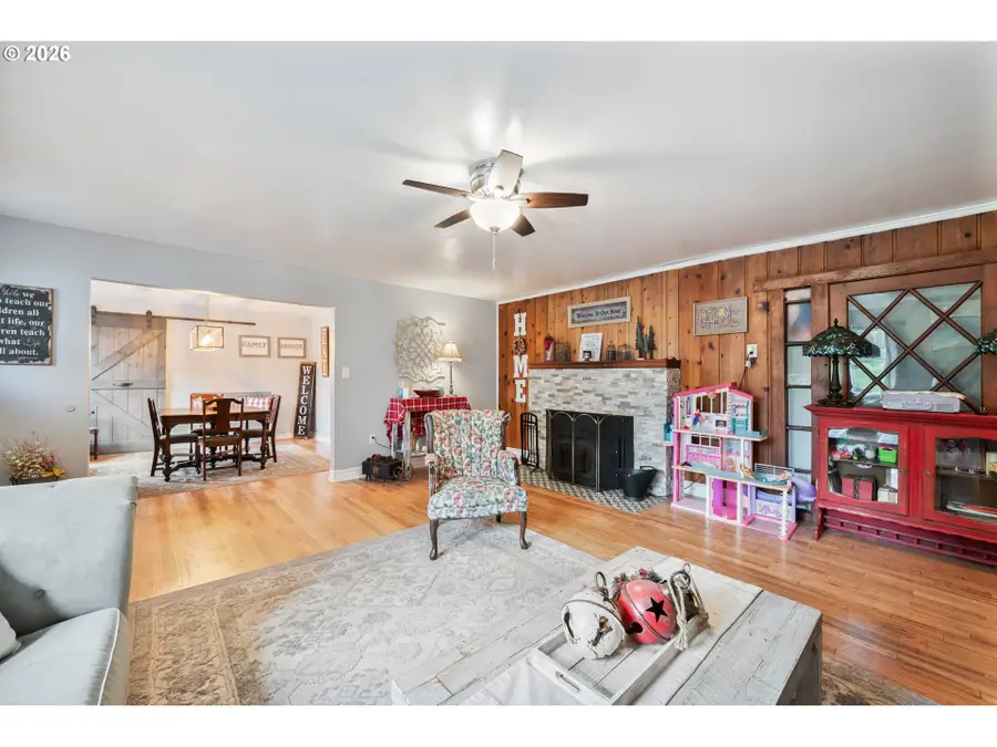 2337 W Castleman St, Longview, WA 98632 - #3