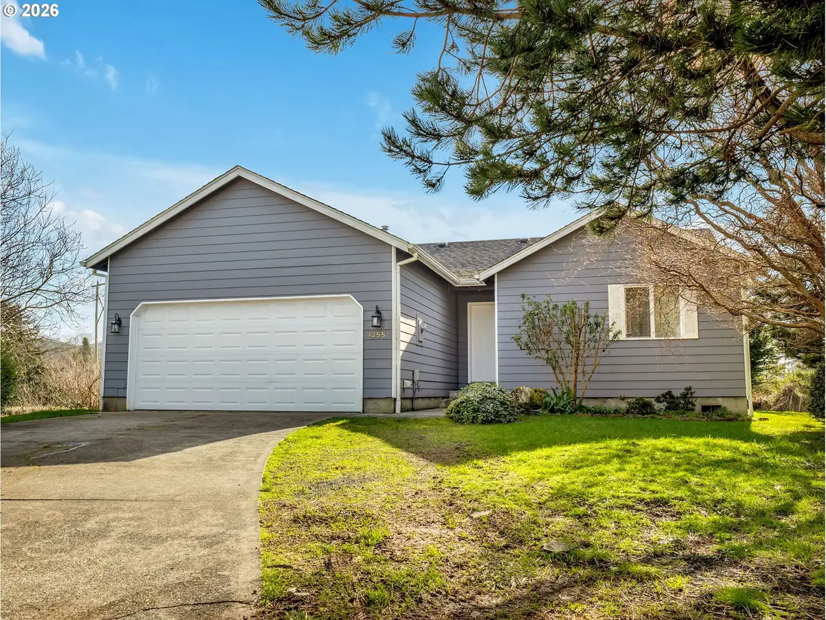 1255 Avenue E, Seaside, OR 97138 - Image #1