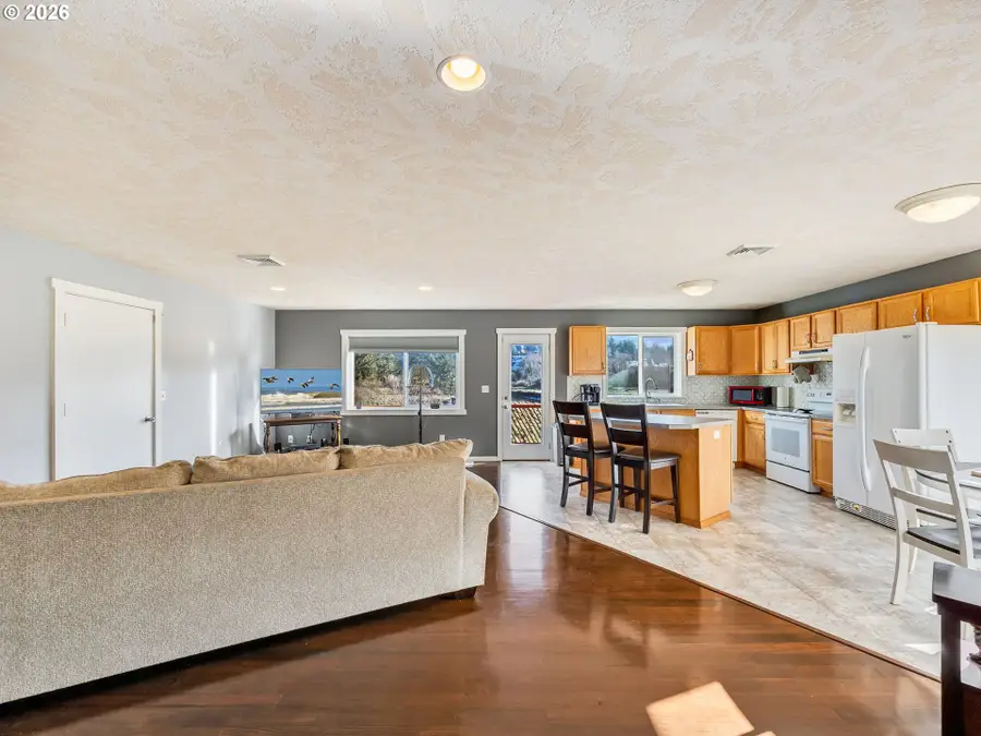 1255 Avenue E, Seaside, OR 97138 - Image #2