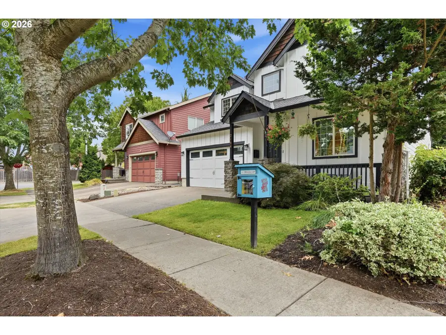 2164 N Legacy Dr, Newberg, OR 97132 - #2