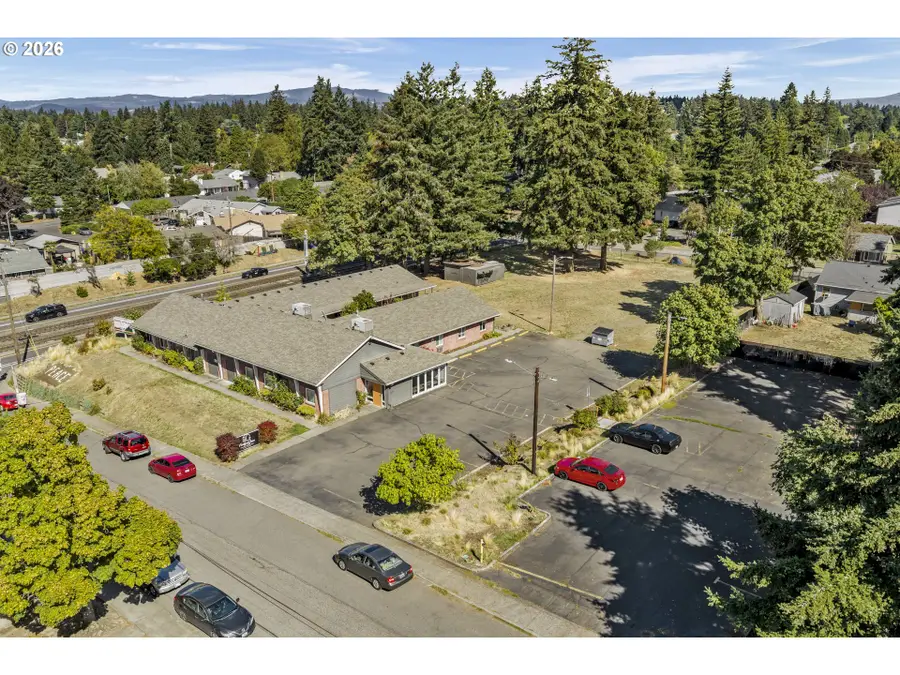 12414 E Burnside St, Portland, OR 97233 - #3