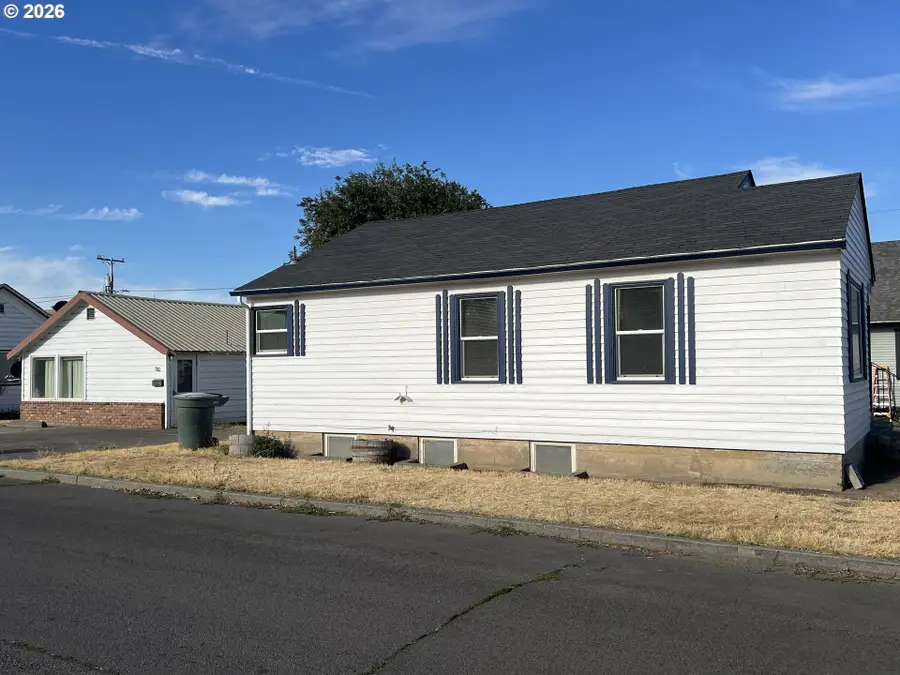 619 Robbins St, Milton Freewater, OR 97862 - #3