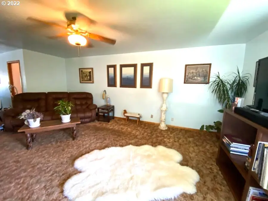 303 NE Second St, Enterprise, OR 97828 - Image #3