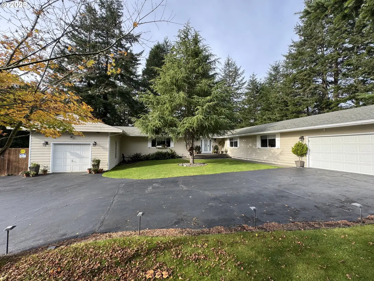 1099 Parkview Dr, Brookings, OR 97415 - Image #1