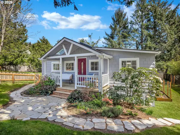 631 N Larch St, CannonBeach, OR 97110